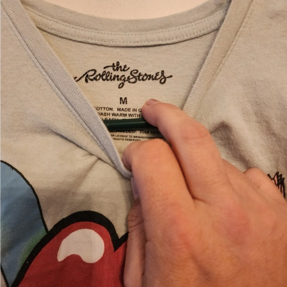 Rolling Stones LIPS & ROSES Women's retro Concert T-Shirt size medium - Picture 3 of 3